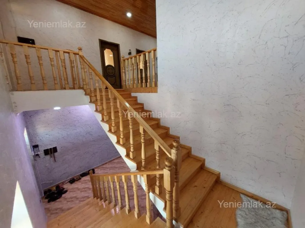 Satılır 6 otaqlı həyət evi 276 m²