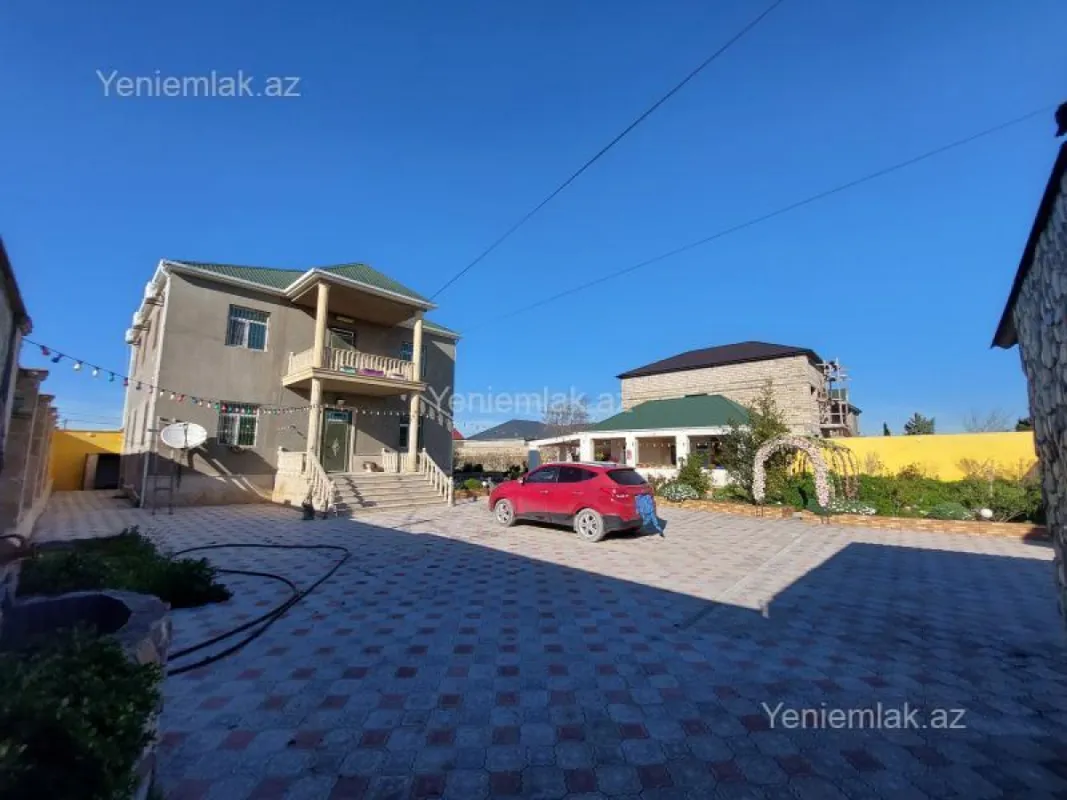 Satılır 6 otaqlı həyət evi 276 m²