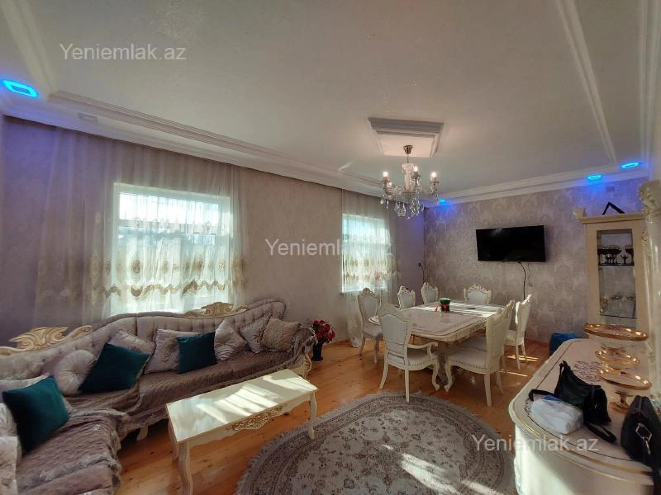 Satılır 6 otaqlı həyət evi 276 m²