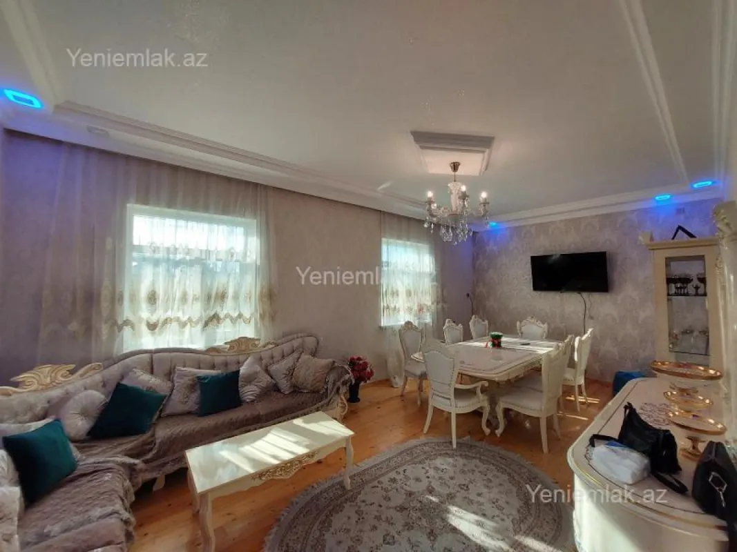 Satılır 6 otaqlı həyət evi 276 m²