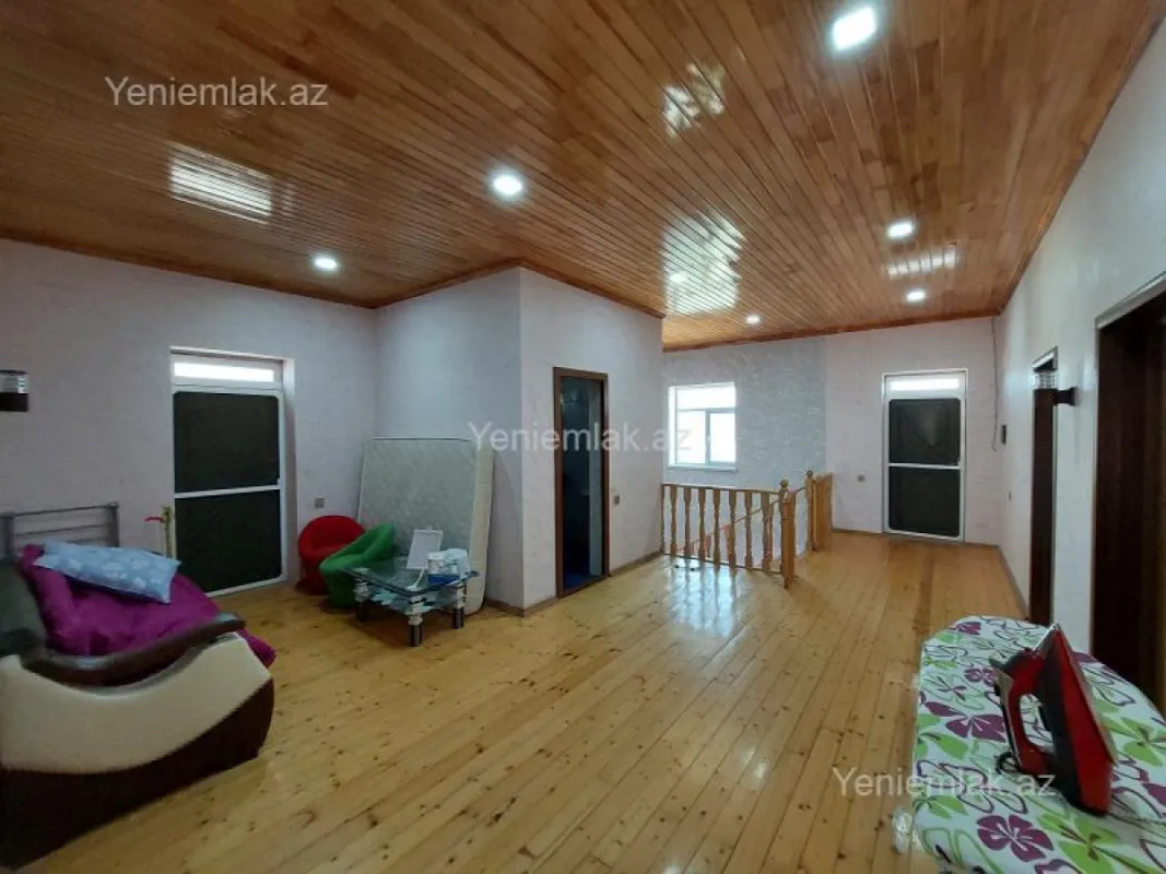 Satılır 6 otaqlı həyət evi 276 m²