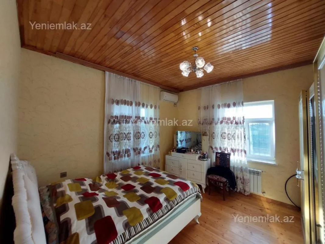 Satılır 6 otaqlı həyət evi 276 m²