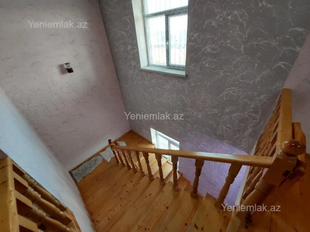 Satılır 6 otaqlı həyət evi 276 m²