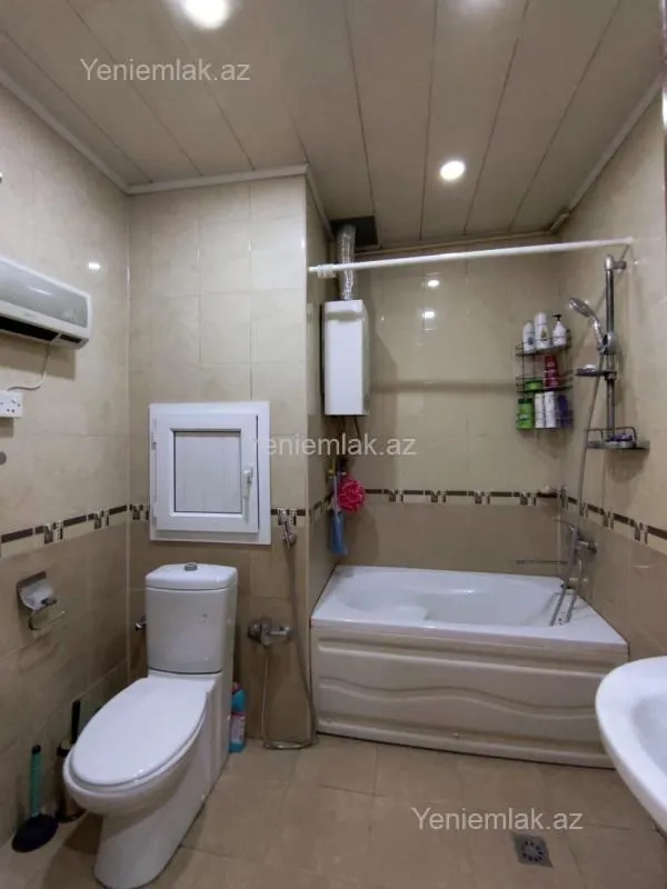 Satılır 4 otaqlı köhnə tikili 110 m²