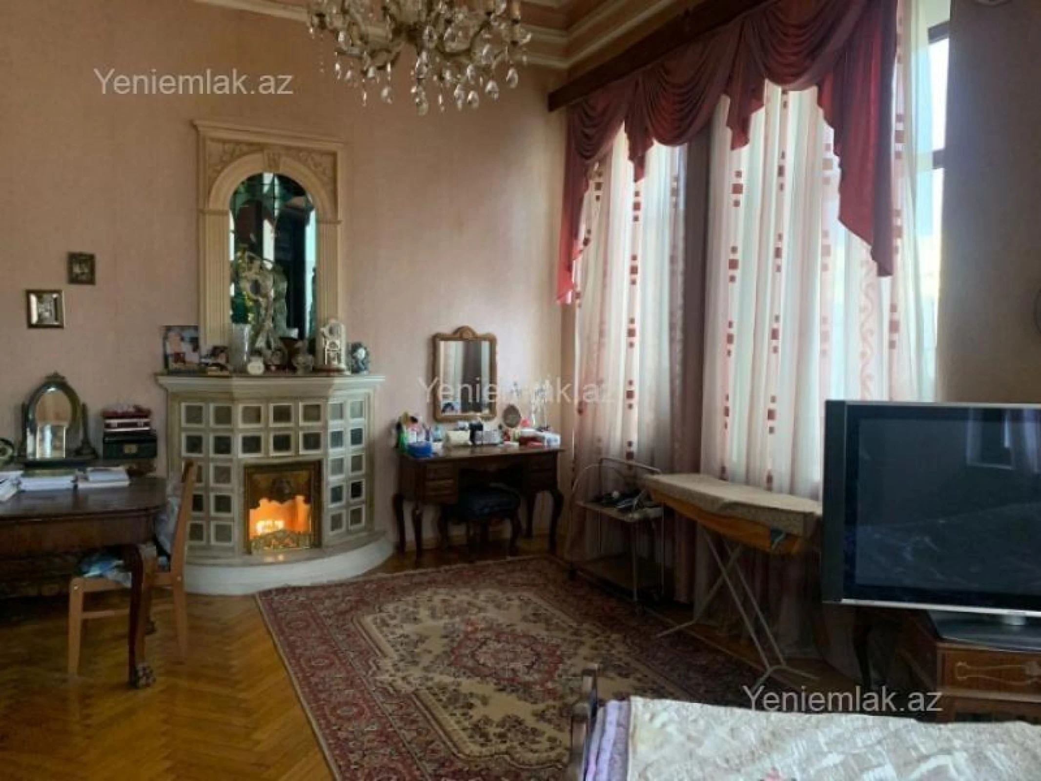 Satılır 6 otaqlı köhnə tikili 220 m²