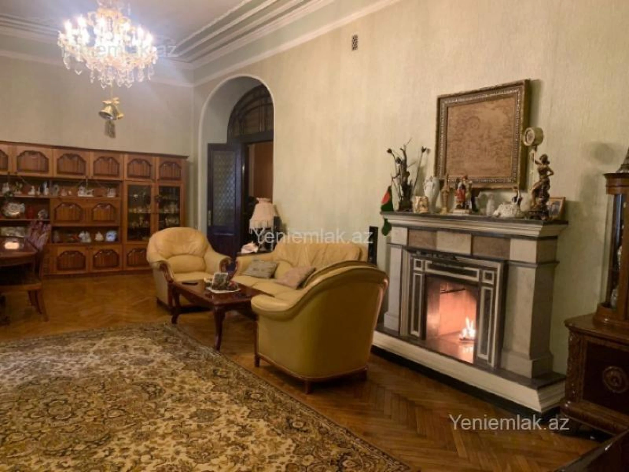 Satılır 6 otaqlı köhnə tikili 220 m²