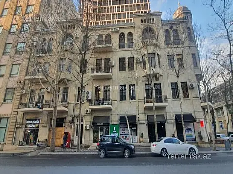 Satılır 6 otaqlı köhnə tikili 220 m² — Bakı, Səbail 6 otaq 220.00 m²