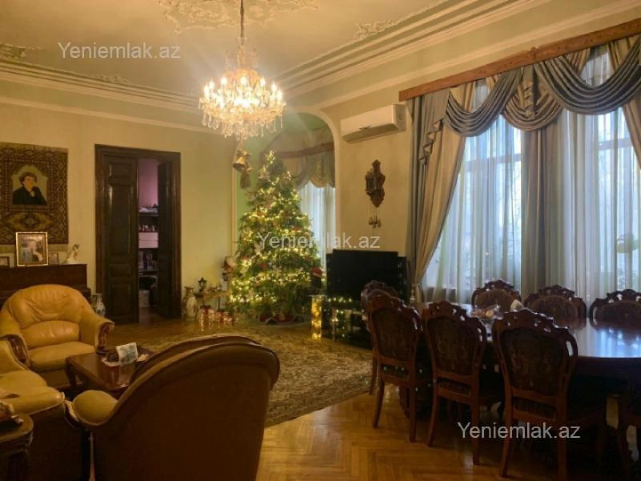 Satılır 6 otaqlı köhnə tikili 220 m²