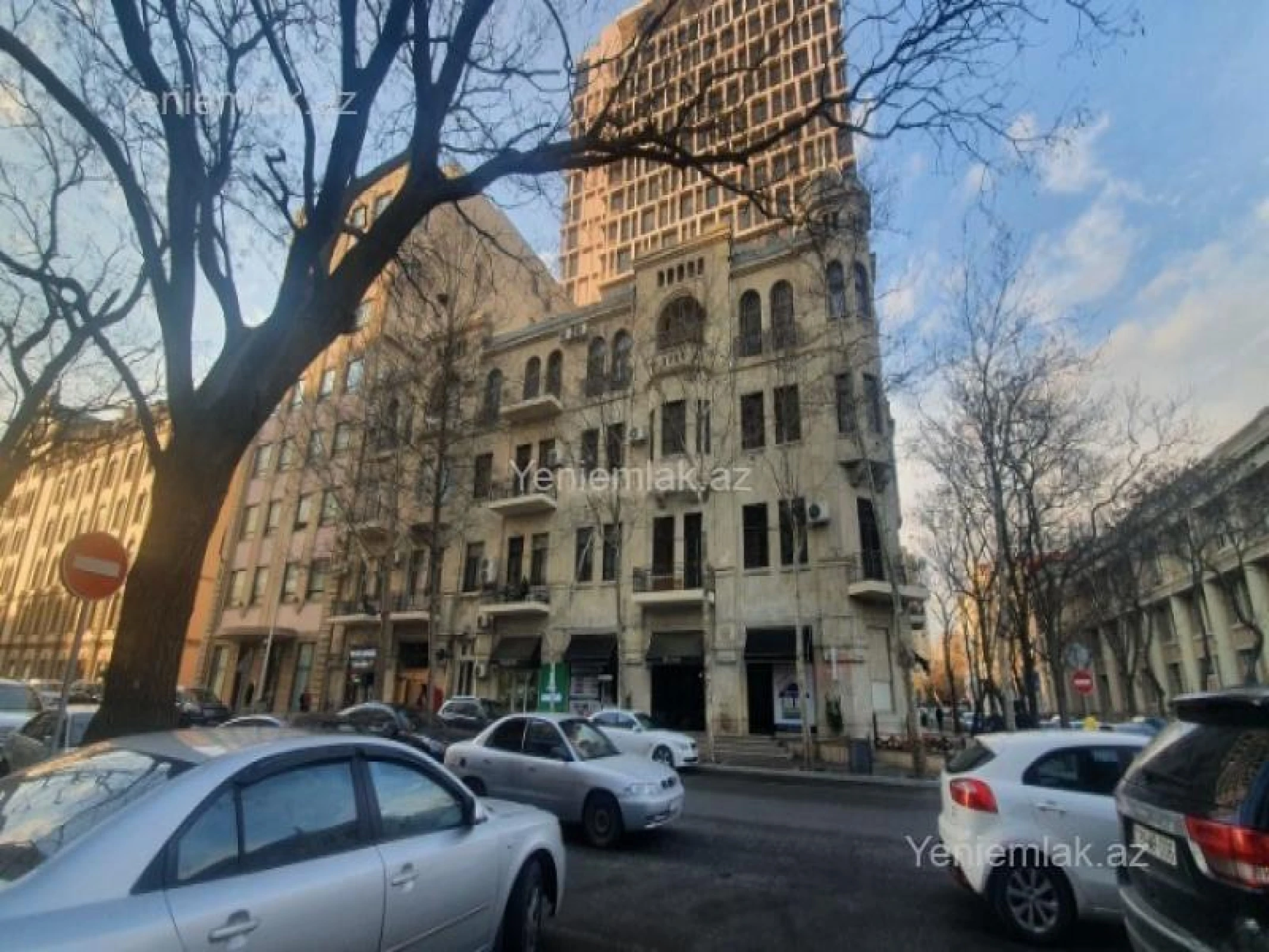 Satılır 6 otaqlı köhnə tikili 220 m²