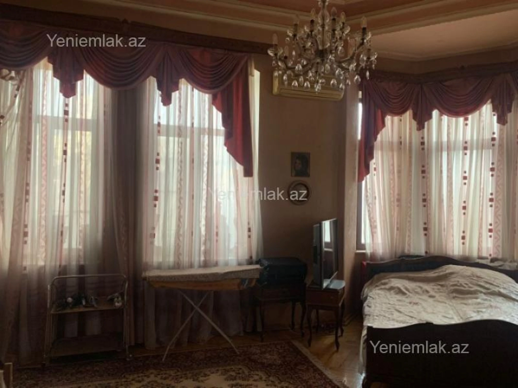 Satılır 6 otaqlı köhnə tikili 220 m²