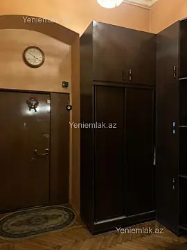 Satılır 6 otaqlı köhnə tikili 220 m²