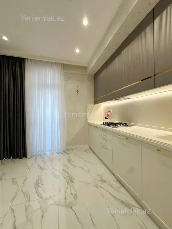 Satılır 3 otaqlı yeni tikili 85 m²