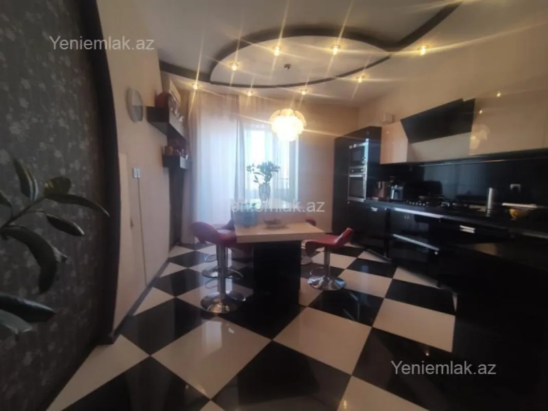 Satılır 4 otaqlı yeni tikili 178 m²