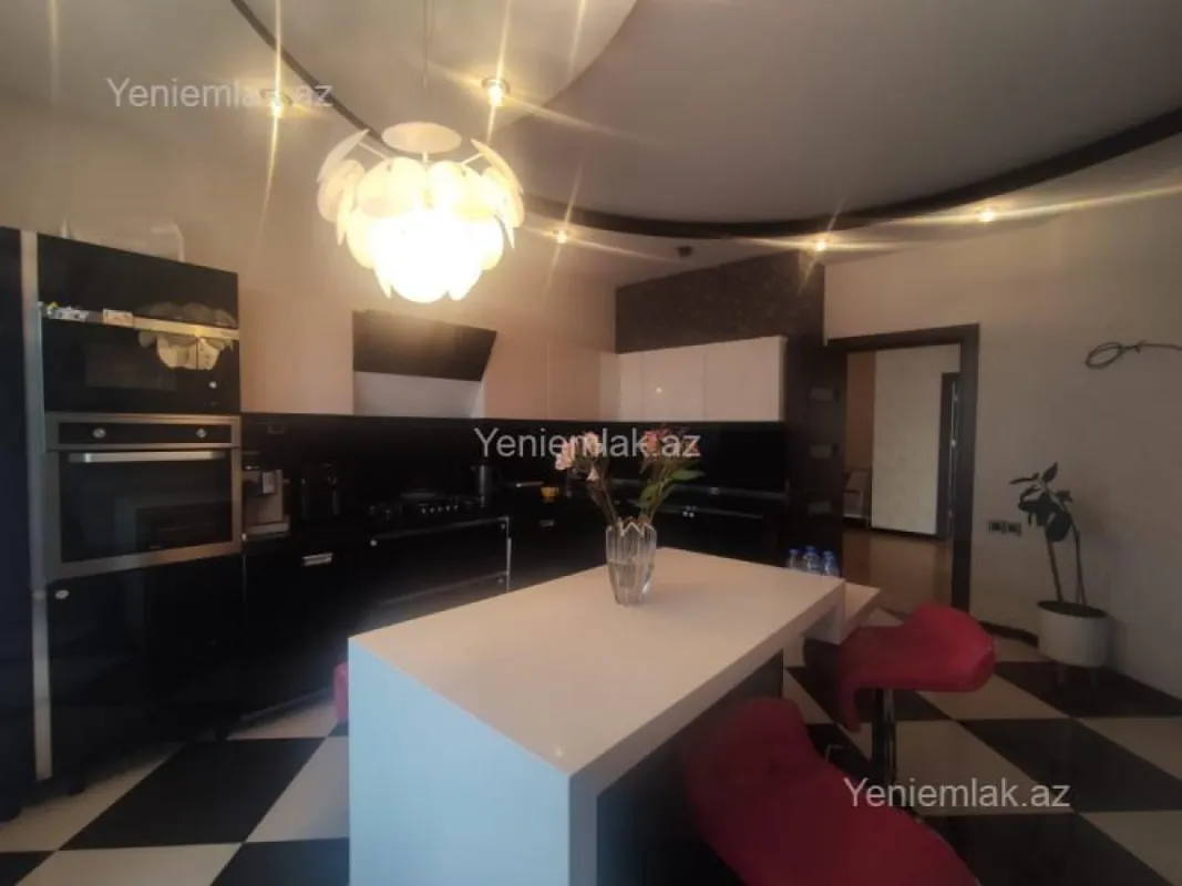 Satılır 4 otaqlı yeni tikili 178 m²