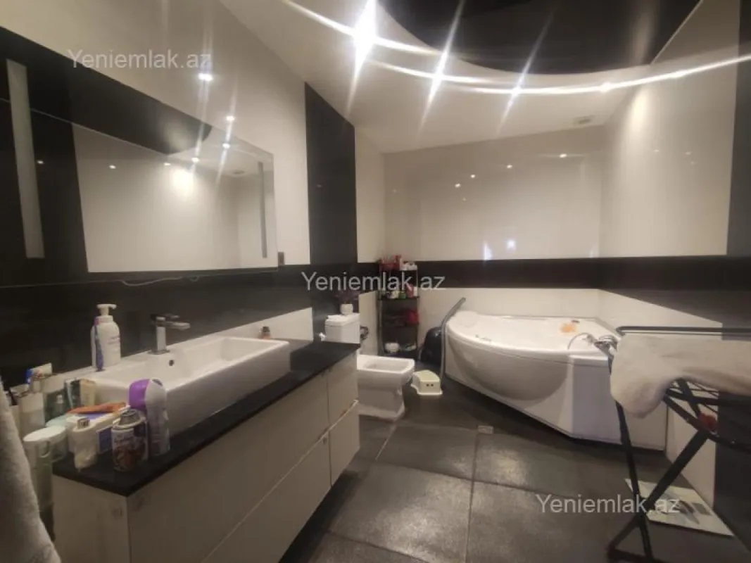Satılır 4 otaqlı yeni tikili 178 m²