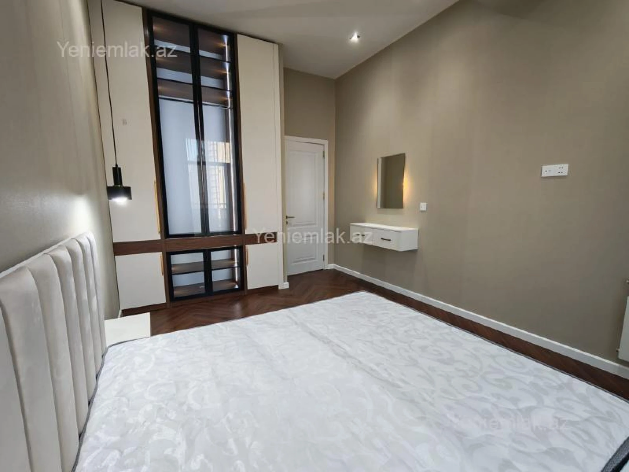 Satılır 3 otaqlı yeni tikili 125 m²