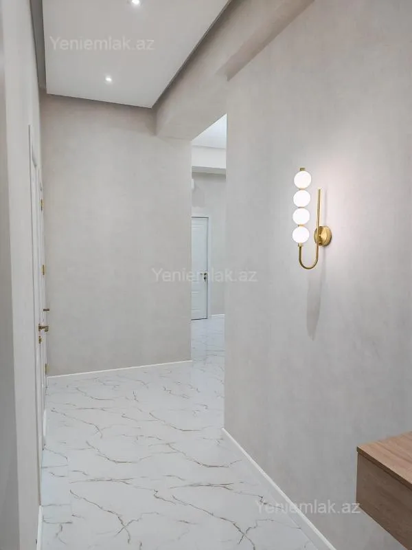 Satılır 3 otaqlı yeni tikili 125 m²