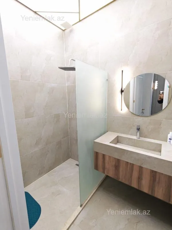Satılır 3 otaqlı yeni tikili 125 m²