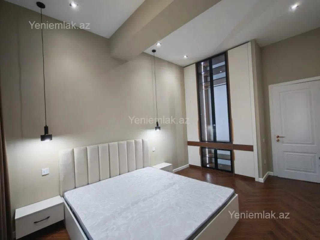 Satılır 3 otaqlı yeni tikili 125 m²