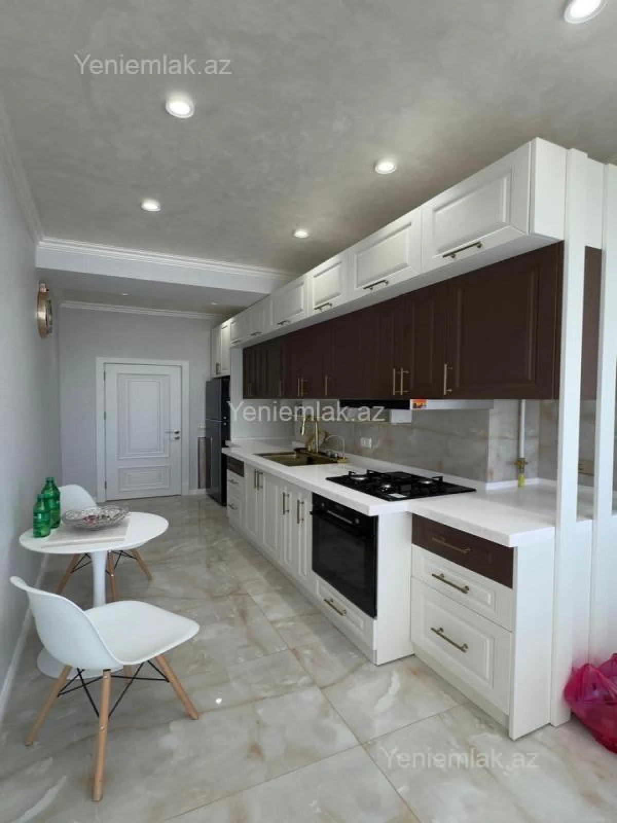 Satılır 4 otaqlı yeni tikili 145 m²