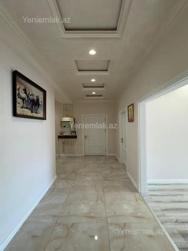 Satılır 4 otaqlı yeni tikili 145 m²