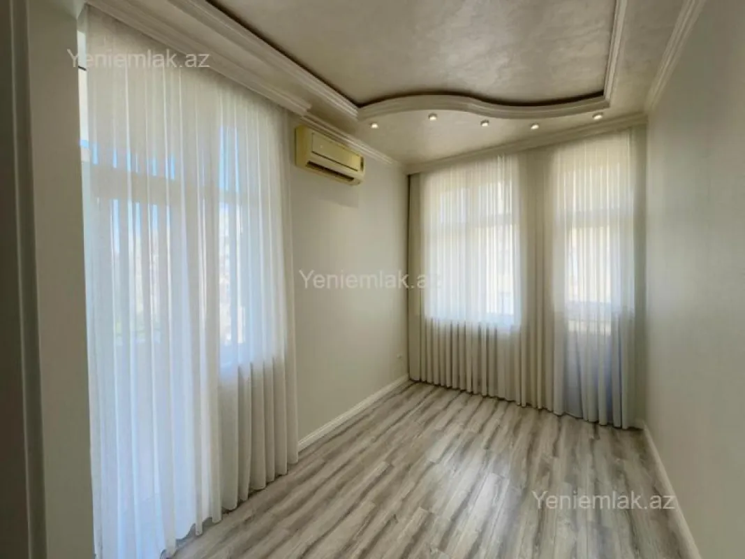Satılır 4 otaqlı yeni tikili 145 m²