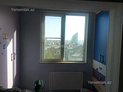 Satılır 3 otaqlı köhnə tikili 90 m²