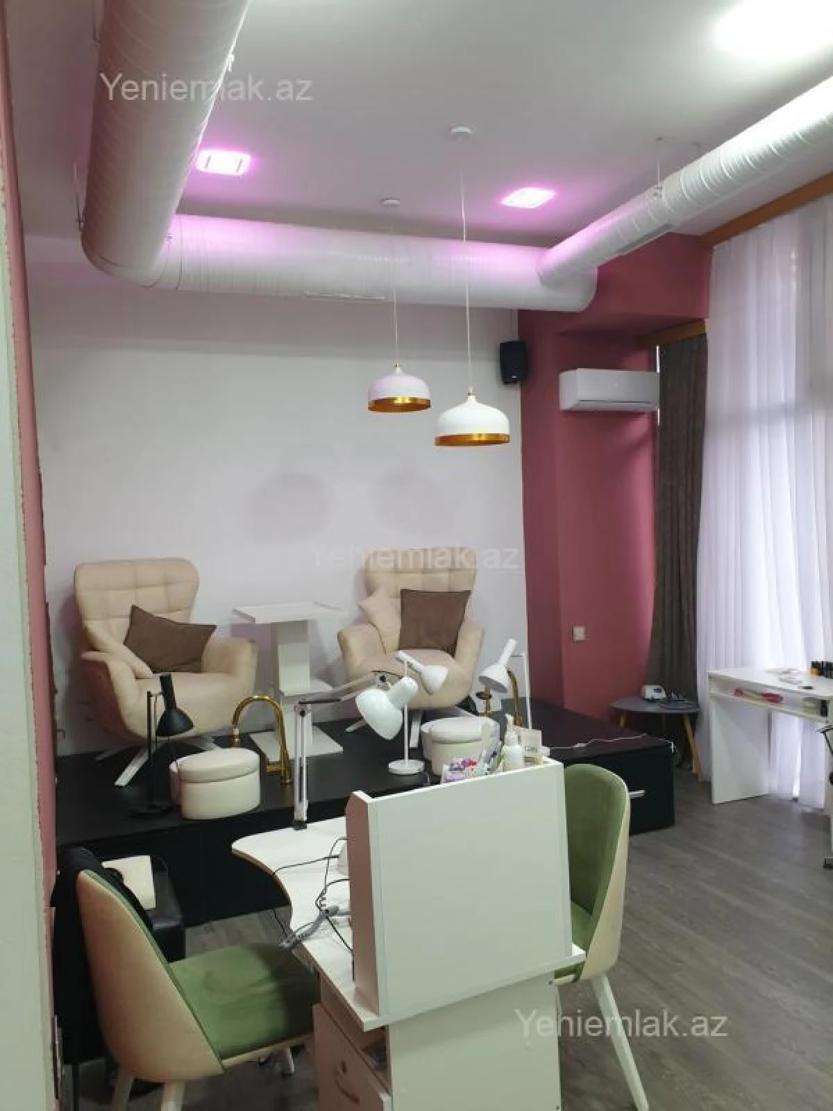 Satılır 4 otaqlı obyekt 153 m²