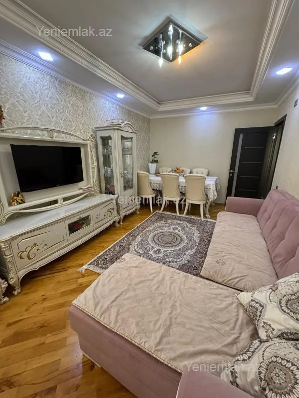Satılır 2 otaqlı köhnə tikili 60 m²