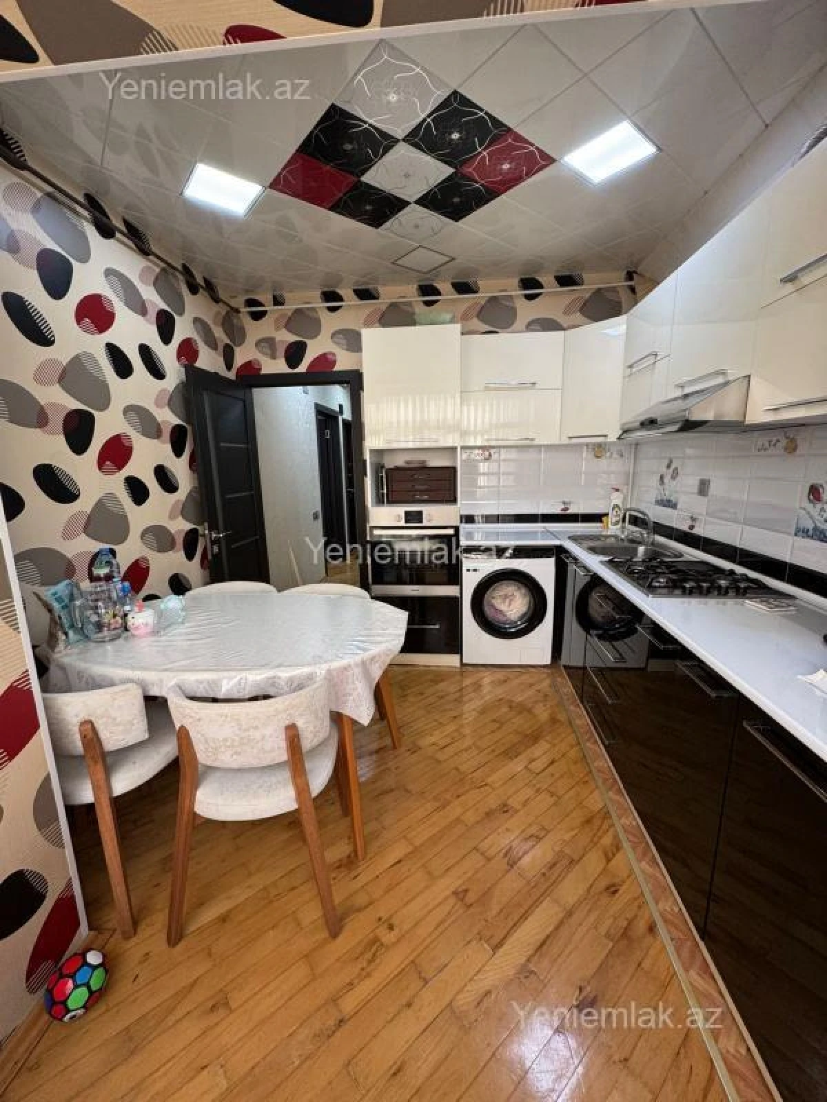 Satılır 2 otaqlı köhnə tikili 60 m²