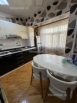 Satılır 2 otaqlı köhnə tikili 60 m²