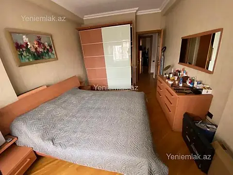 Satılır 3 otaqlı yeni tikili 140 m²