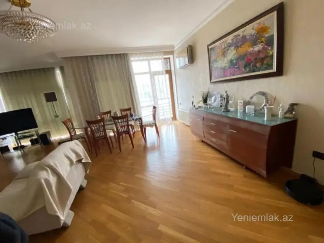 Satılır 3 otaqlı yeni tikili 140 m²