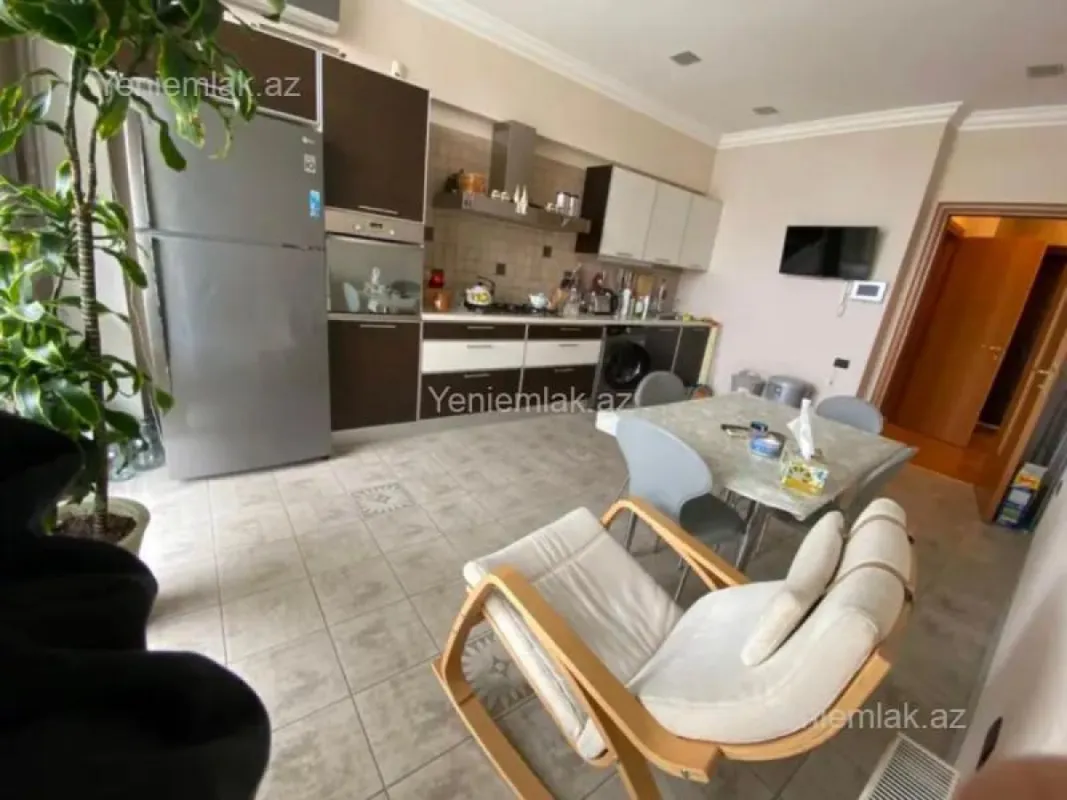 Satılır 3 otaqlı yeni tikili 140 m²