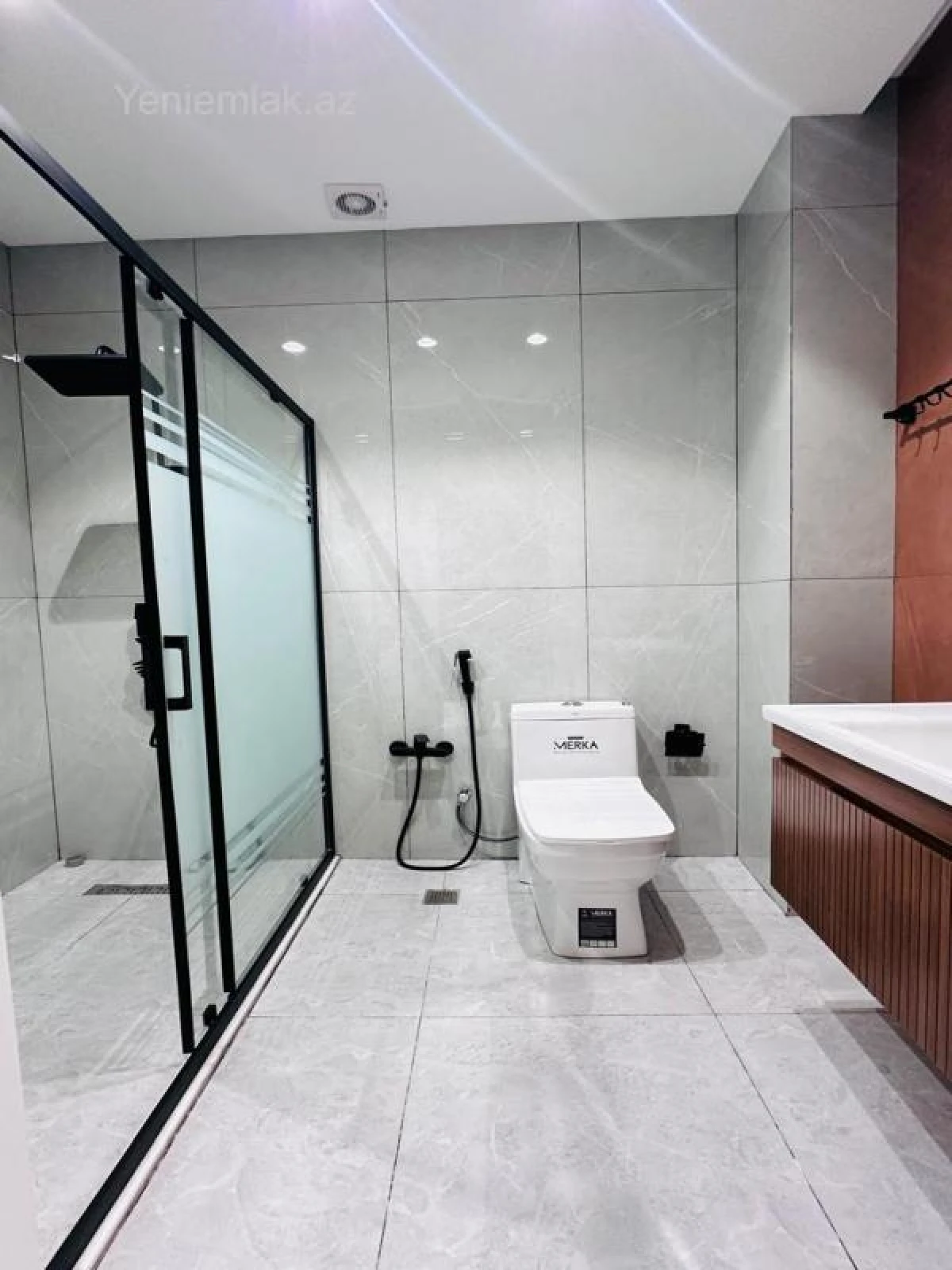 Satılır 3 otaqlı yeni tikili 90 m²