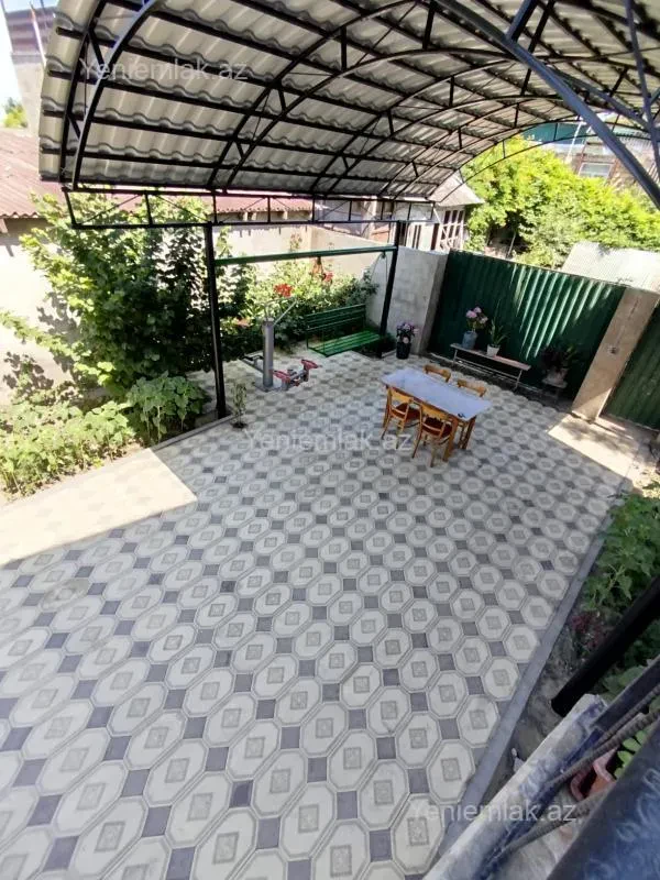Satılır 13 otaqlı həyət evi 360 m²