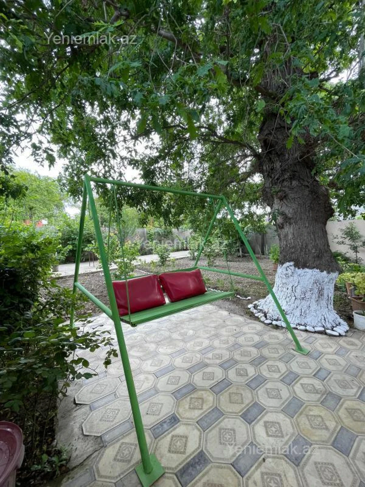 Satılır 13 otaqlı həyət evi 360 m²