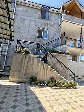 Satılır 13 otaqlı həyət evi 360 m² — Bakı 13 otaq 360.00 m²