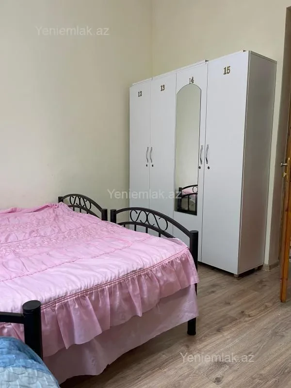 Satılır 13 otaqlı həyət evi 360 m²