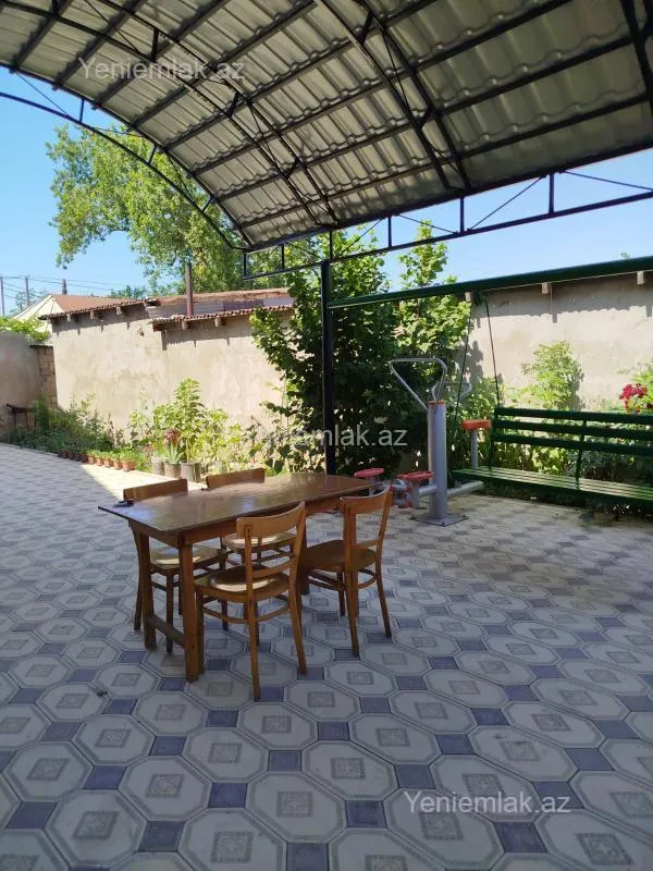 Satılır 13 otaqlı həyət evi 360 m²