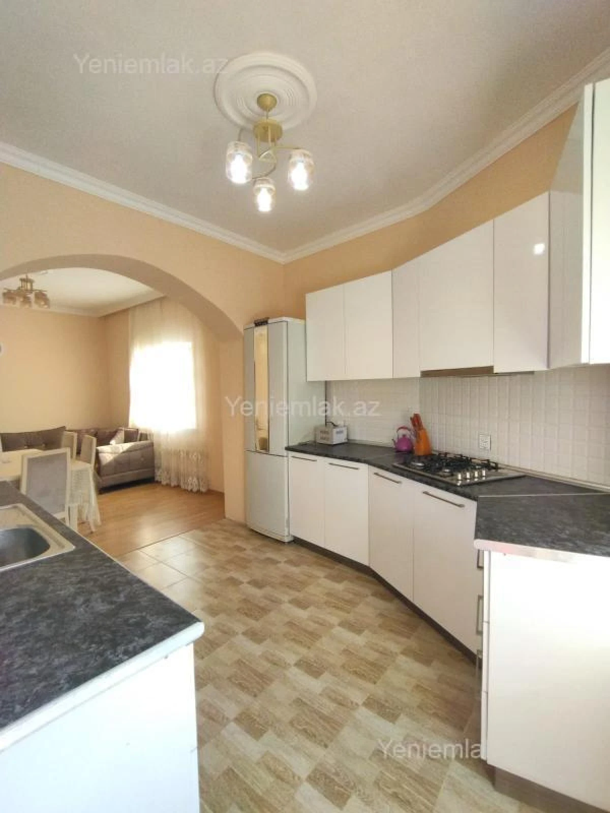 Satılır 13 otaqlı həyət evi 360 m²