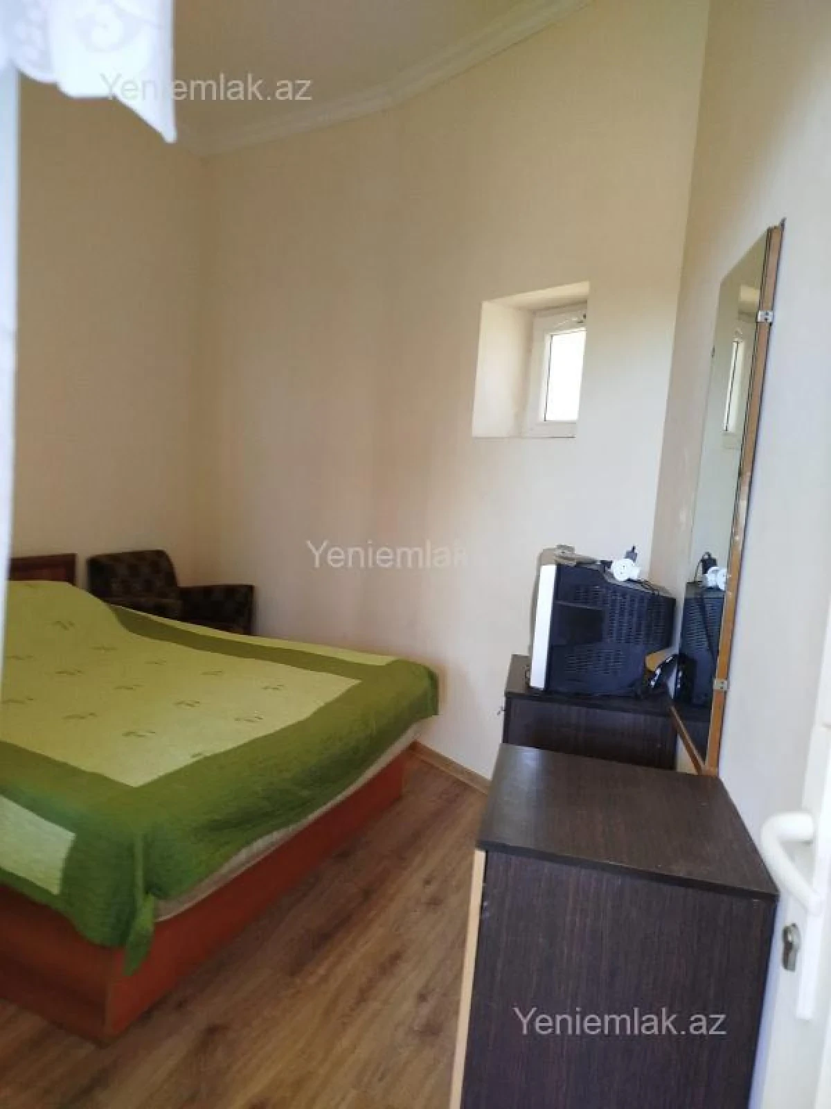Satılır 13 otaqlı həyət evi 360 m²