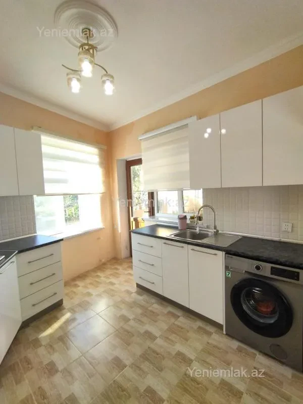 Satılır 13 otaqlı həyət evi 360 m²