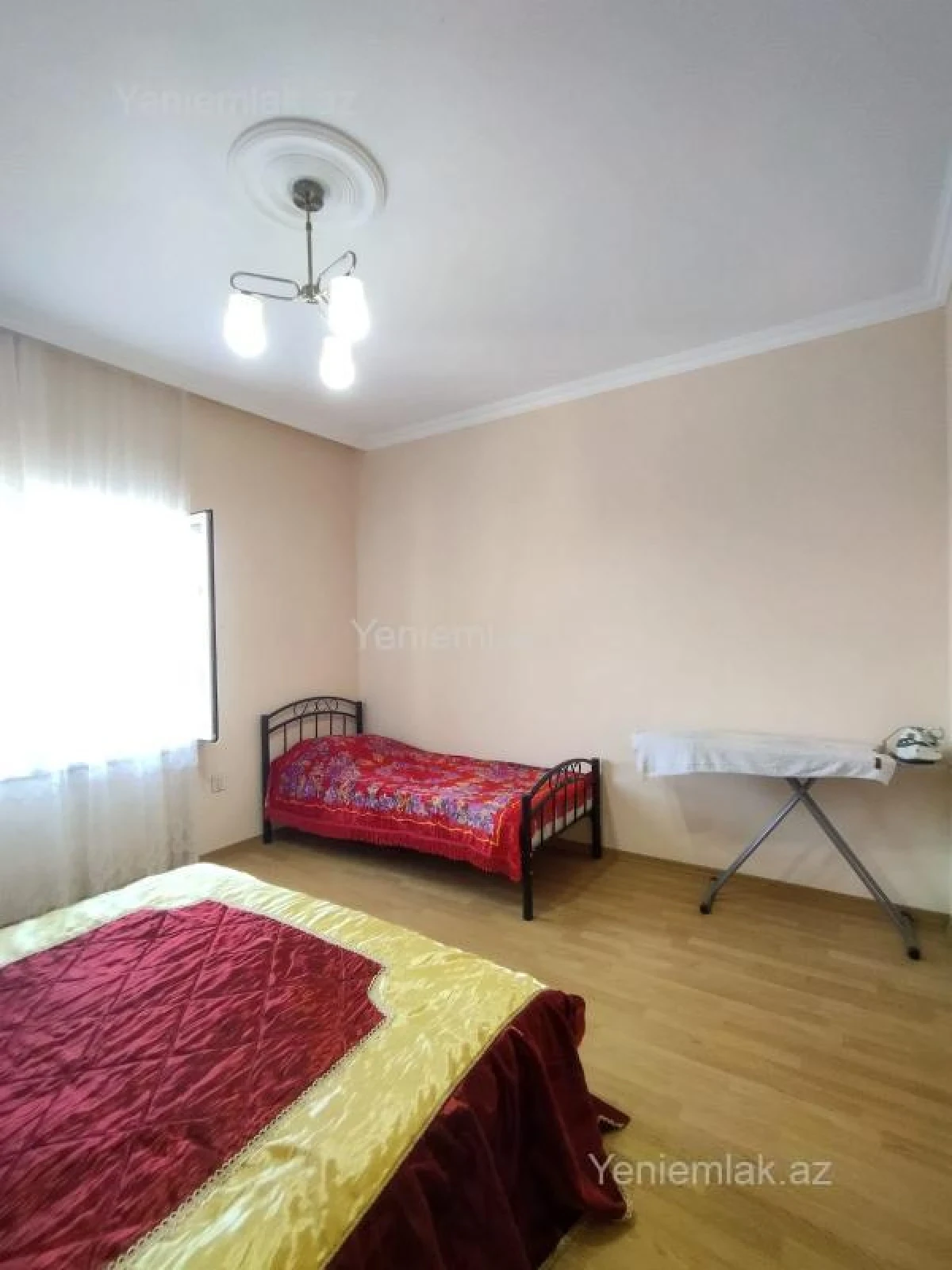 Satılır 13 otaqlı həyət evi 360 m²