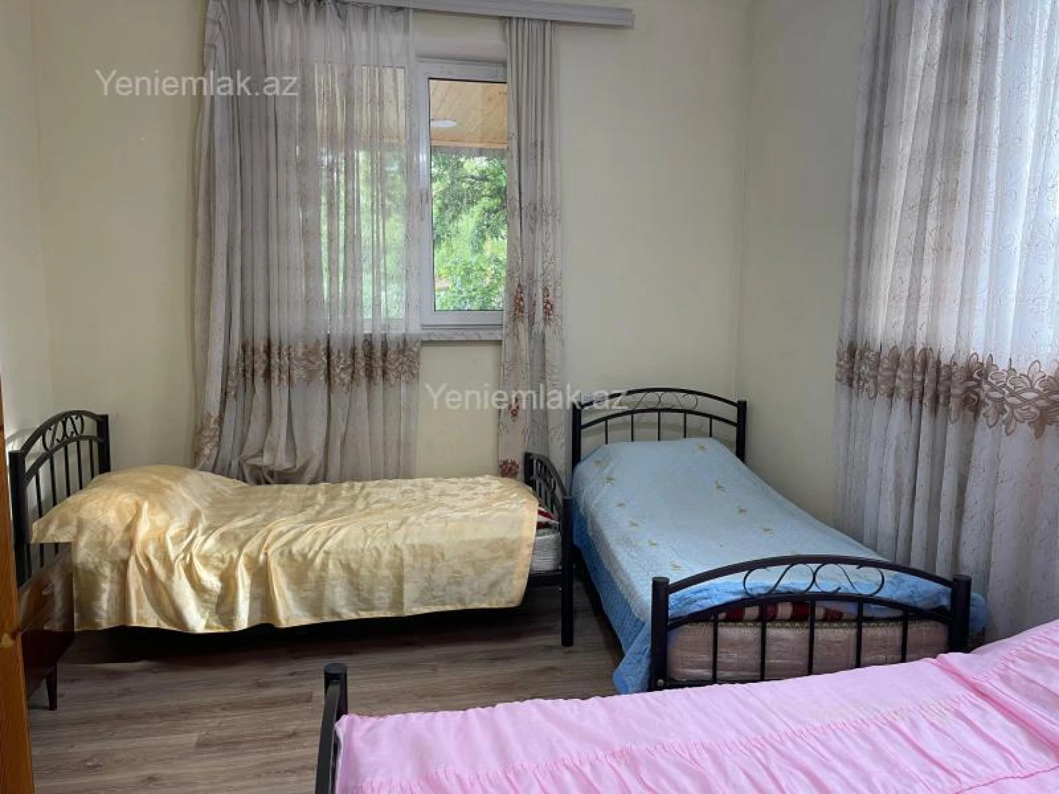 Satılır 13 otaqlı həyət evi 360 m²