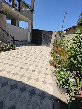 Satılır 13 otaqlı həyət evi 360 m²