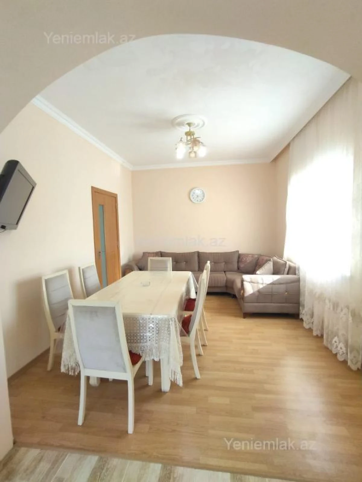 Satılır 13 otaqlı həyət evi 360 m²