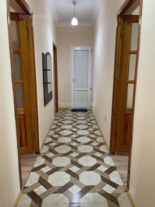 Satılır 13 otaqlı həyət evi 360 m²