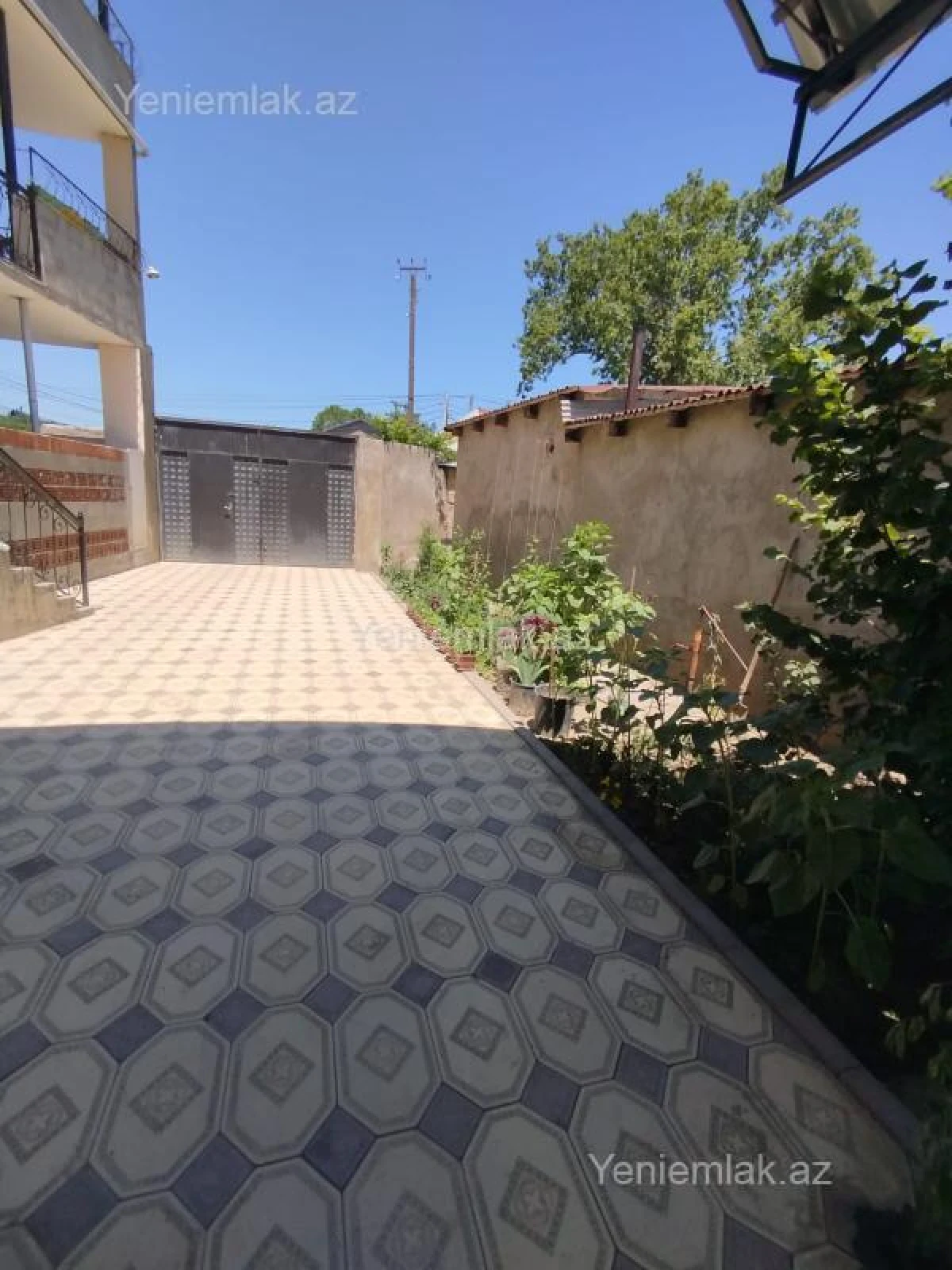 Satılır 13 otaqlı həyət evi 360 m²