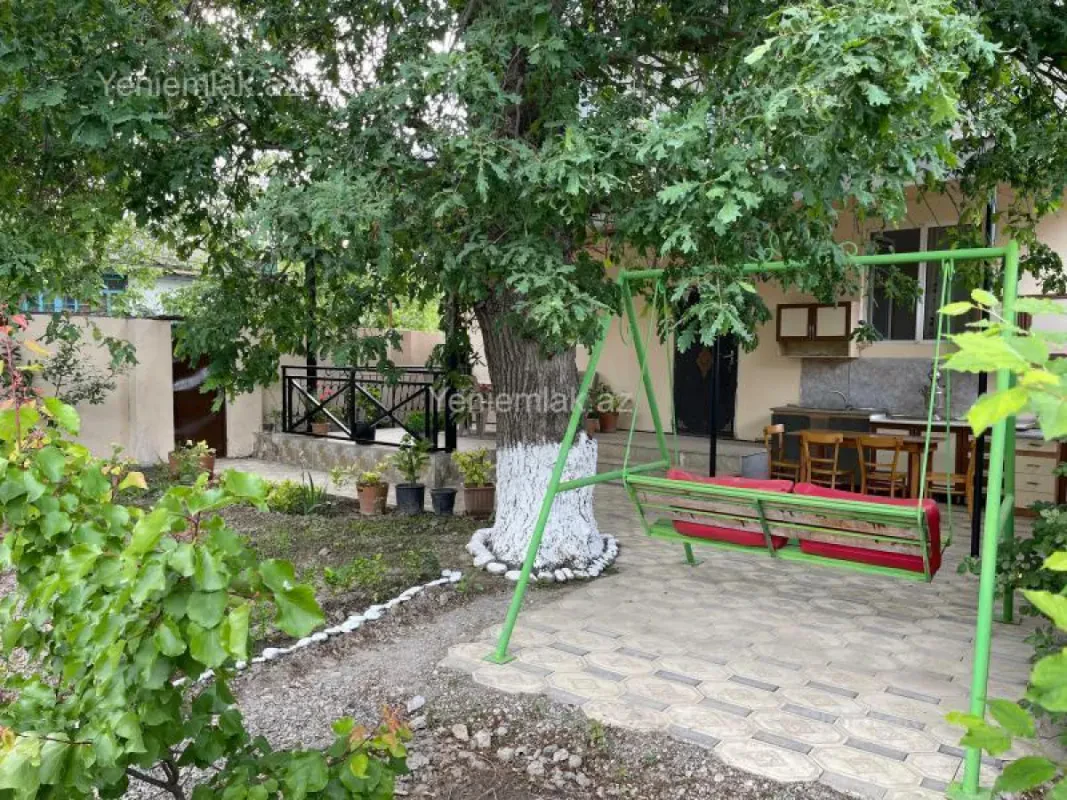 Satılır 13 otaqlı həyət evi 360 m²